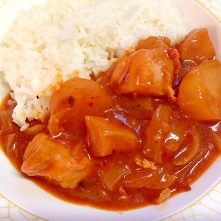 リンゴとサツマイモ入りの辛いチキンカレー